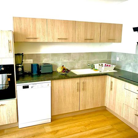 L Indemodable Renove Spacieux Et Lumineux Avec 2 Chambres 萨尔堡 外观 照片